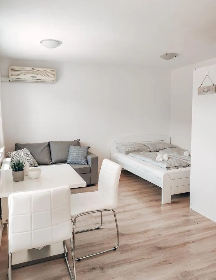 Studio Apartment Sanya Liubliana