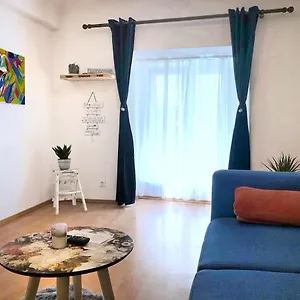1br On The Beautiful Street In Center Apartamento